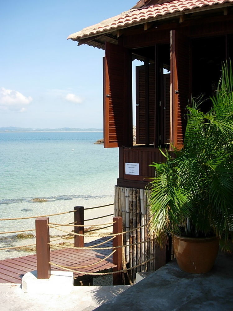 Gem Island Resort & Spa Kapas Island Exterior photo